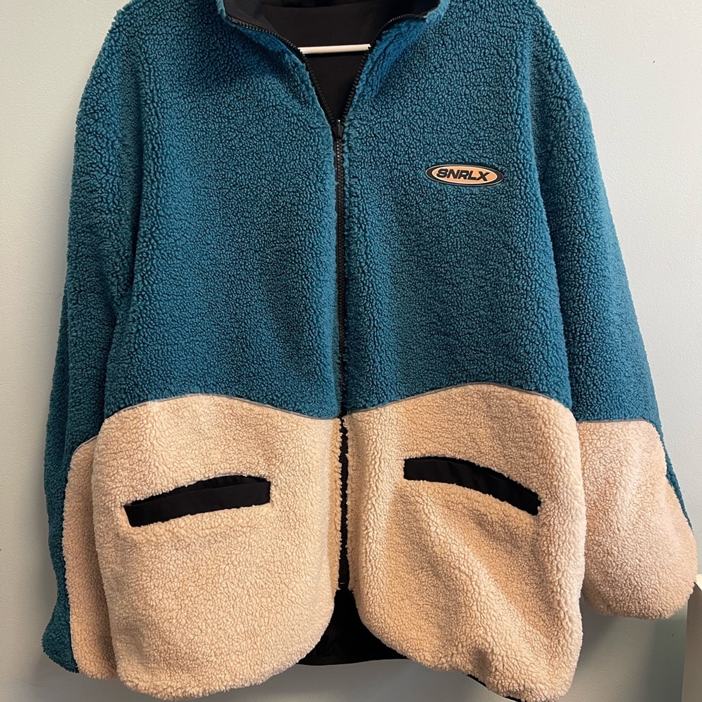 Cielos LA Snorlax Reversible Teal & Black Sherpa Limited Release Pokemon